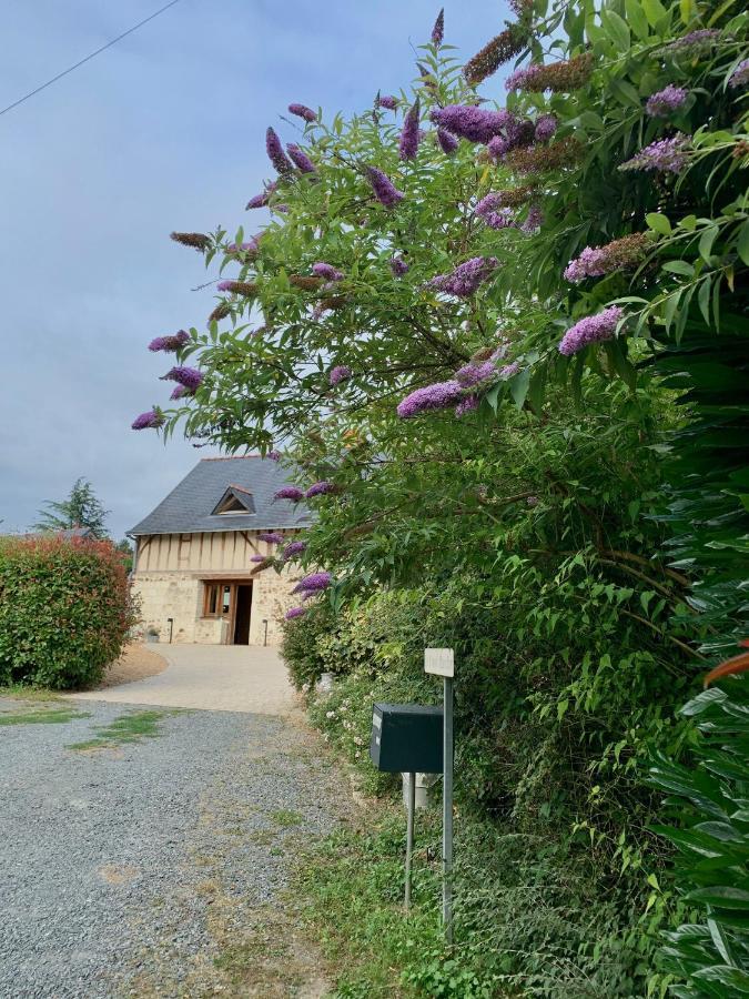 Le Logis De La Chouette Hotel Bauge-en-Anjou Exterior photo